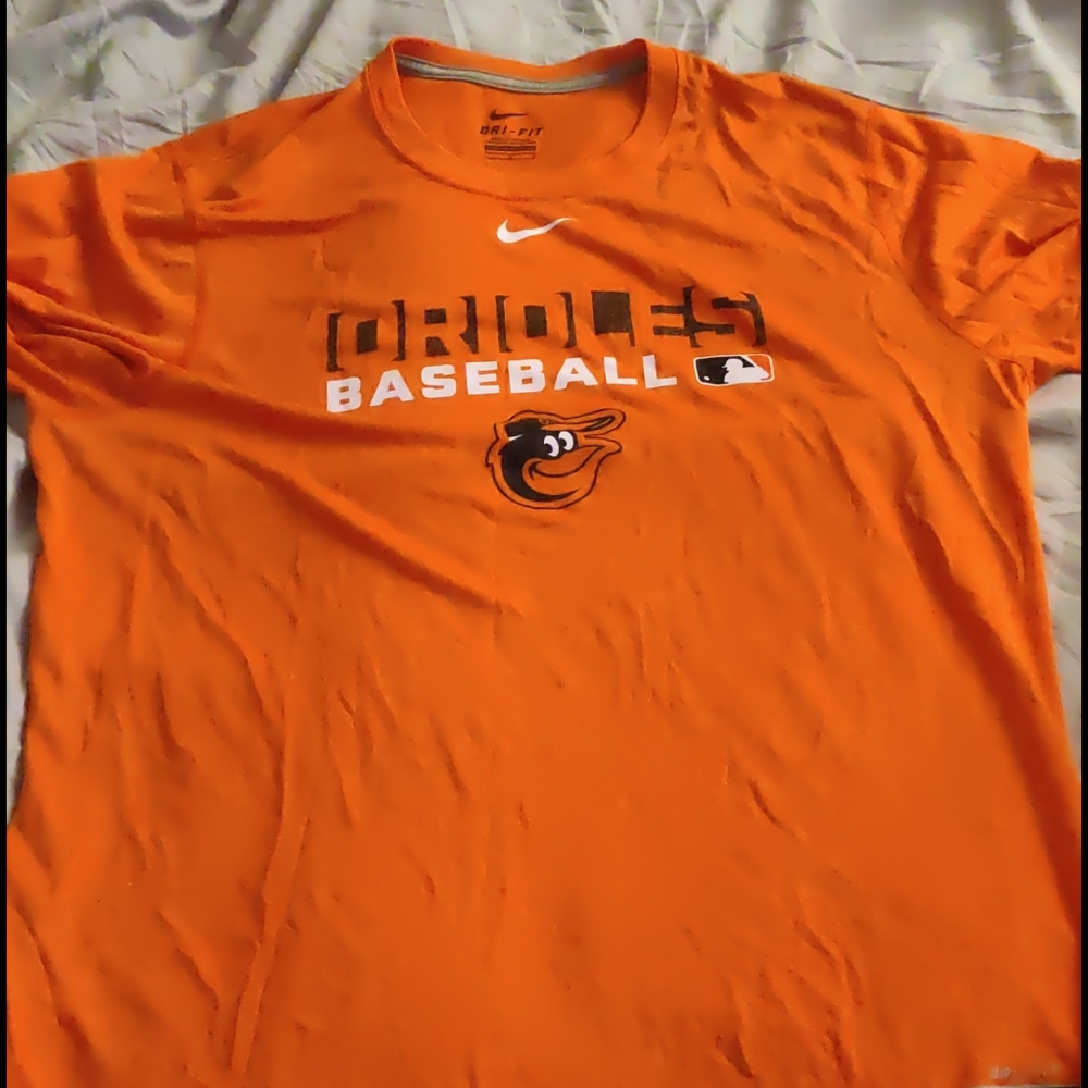 MLB T shirt